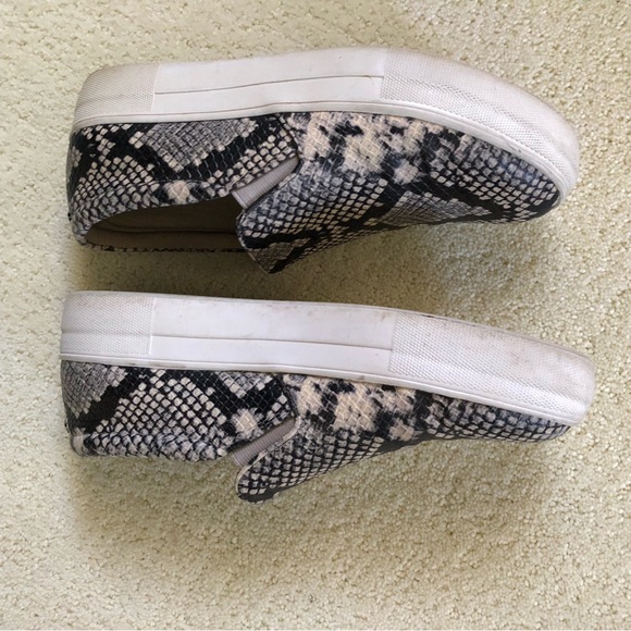 Steve Madden Gills reptile pattern slip-on sneaker - Picture 3 of 7
